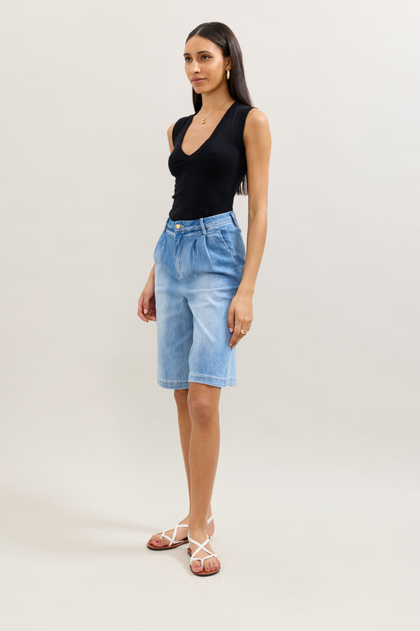 Color:Jean bleu clair, Bermuda Margaux Chino à Pinces - Vue 2 - Place du Jour
