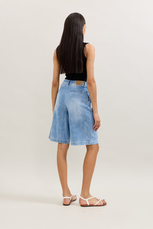 Color:Jean bleu clair, Bermuda Margaux Chino à Pinces - Vue 3 - Place du Jour