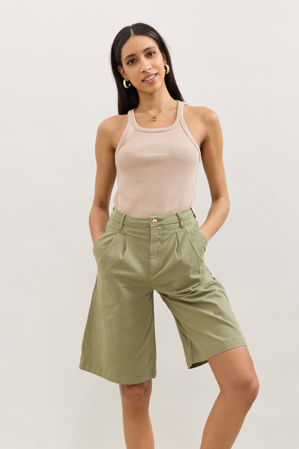 Color:Kaki, Bermuda Margaux Chino à Pinces - Vue 6 - Place du Jour