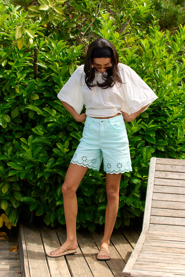 Color:Vert eau, Short Céleste Broderie Anglaise - Vue 2 - Place du Jour