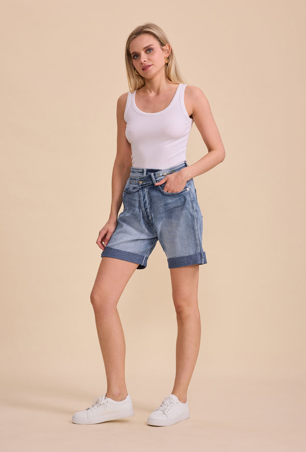 Color:Jean bleu, short cross zoé