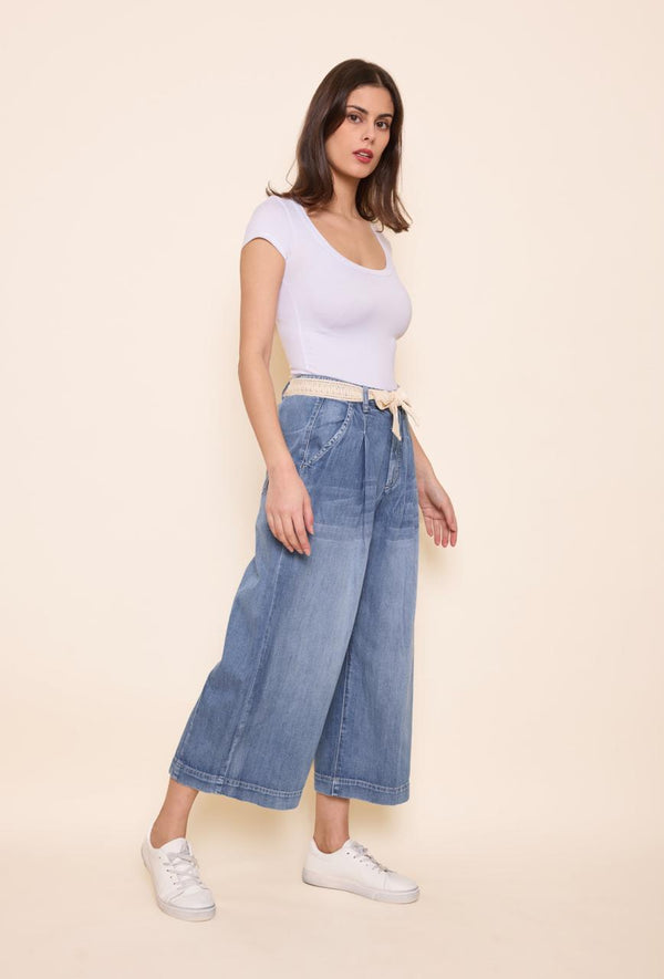 Color:Jean bleu, Pantalon Iris Jupe Culotte Fluide - Vue de côté - Place du Jour