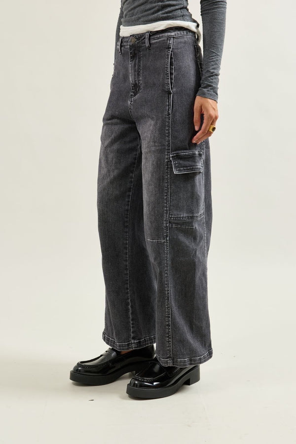 Color:Jean noir, Pantalon Cargo Taille Haute Coupe Droite - Vue 4 - Place du Jour