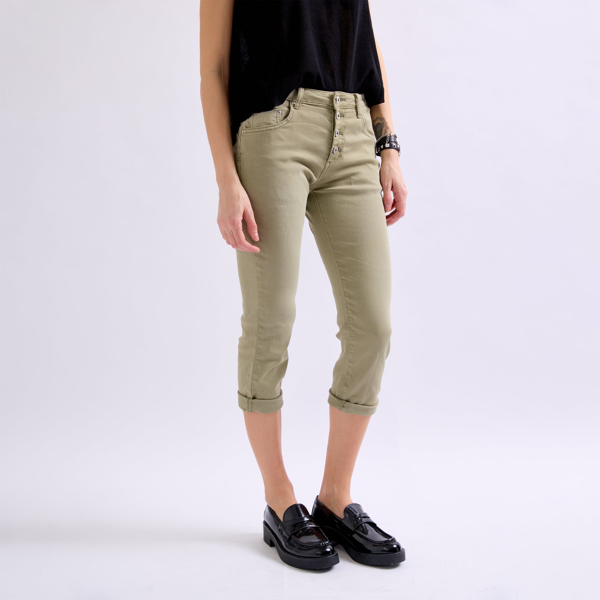Kaki , Pantacourt en JoggJeans à Boutons - Pantacourt Femme - Place du jour Kaki , Pantacourt en JoggJeans à Boutons - Pantacourt Femme - Place du jour