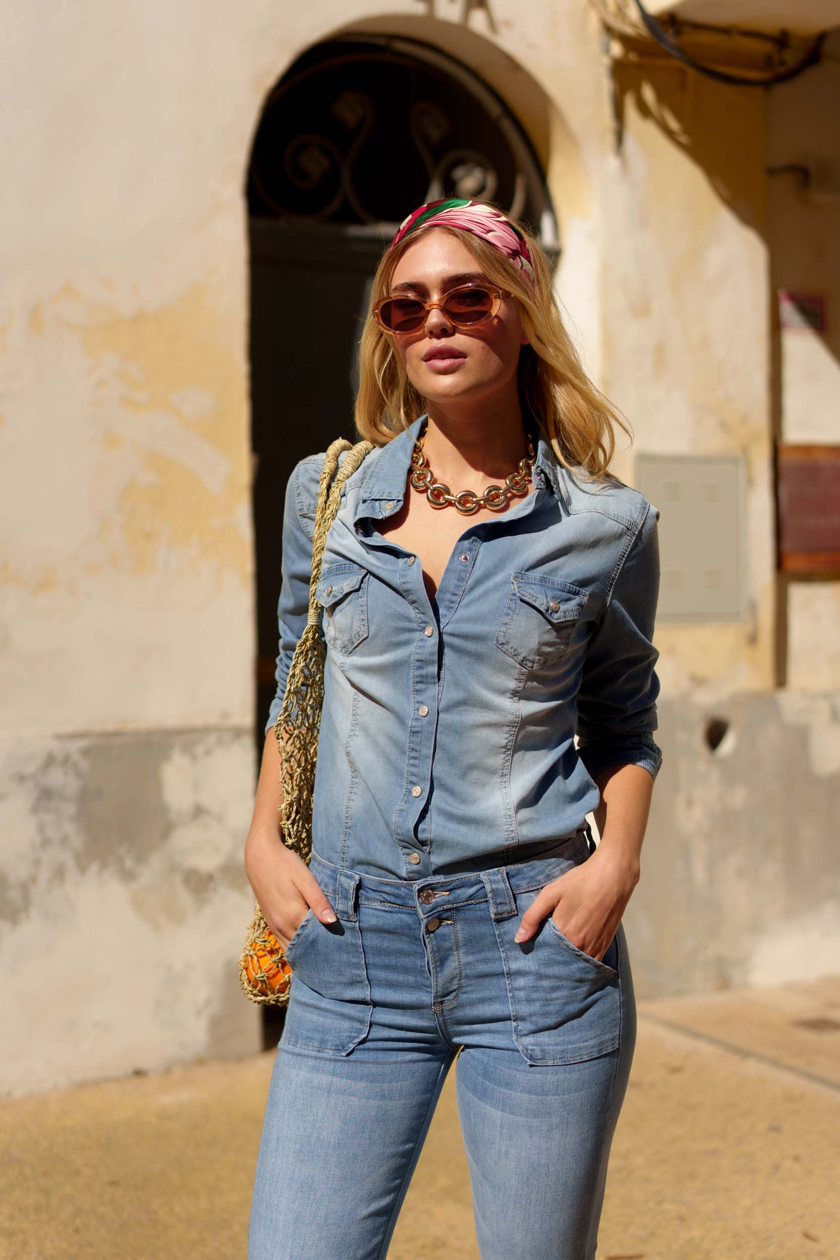 Jean bleu clair,Chemise Luna Classique en Jeans Cintrée - Jean Femme - Place du Jour Jean bleu clair,Chemise Luna Classique en Jeans Cintrée - Jean Femme - Place du Jour