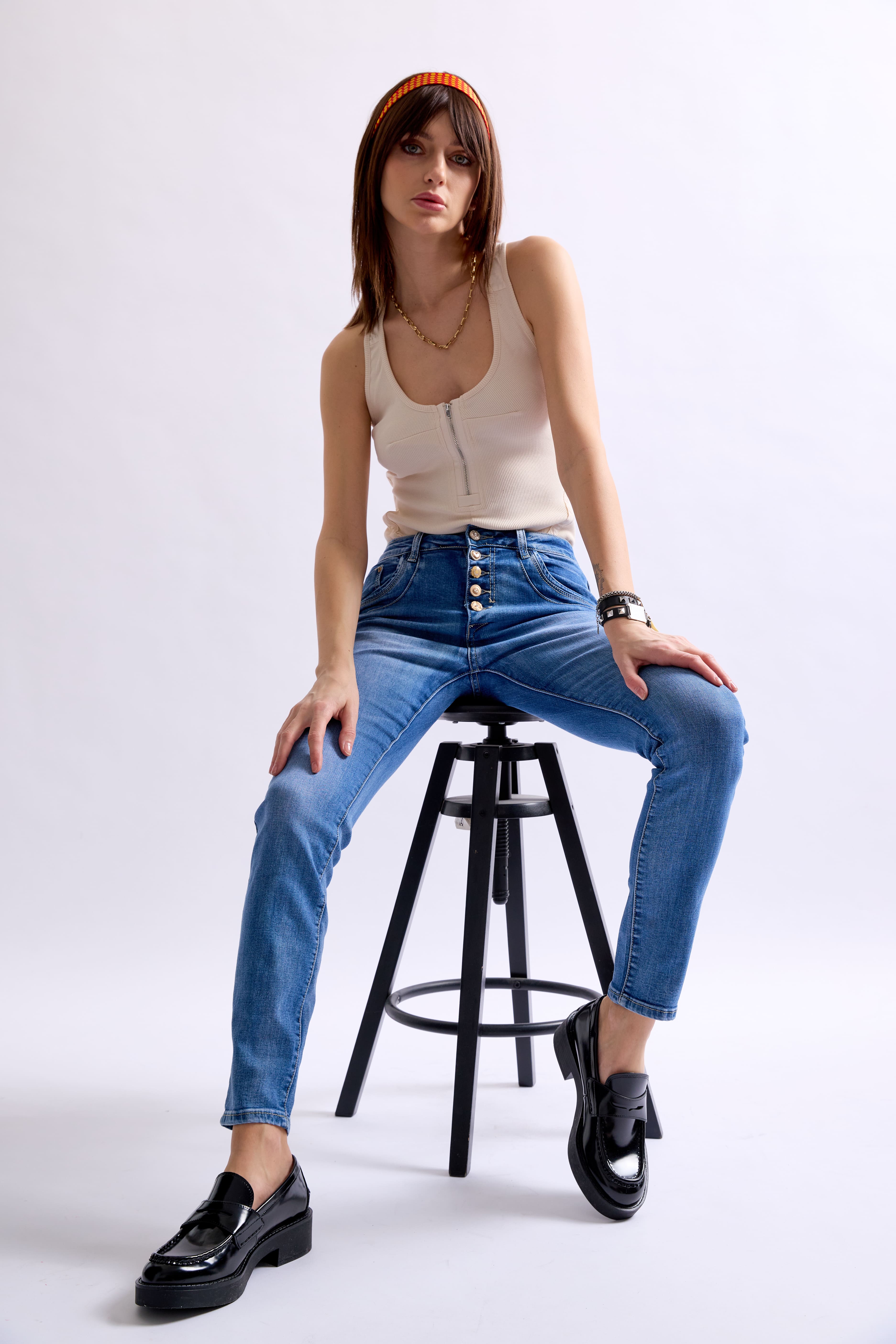Jean bleu,Jean Boyfriend taille haute boutons dorés - Jean femme - Place du jour Jean bleu,Jean Boyfriend taille haute boutons dorés - Jean femme - Place du jour