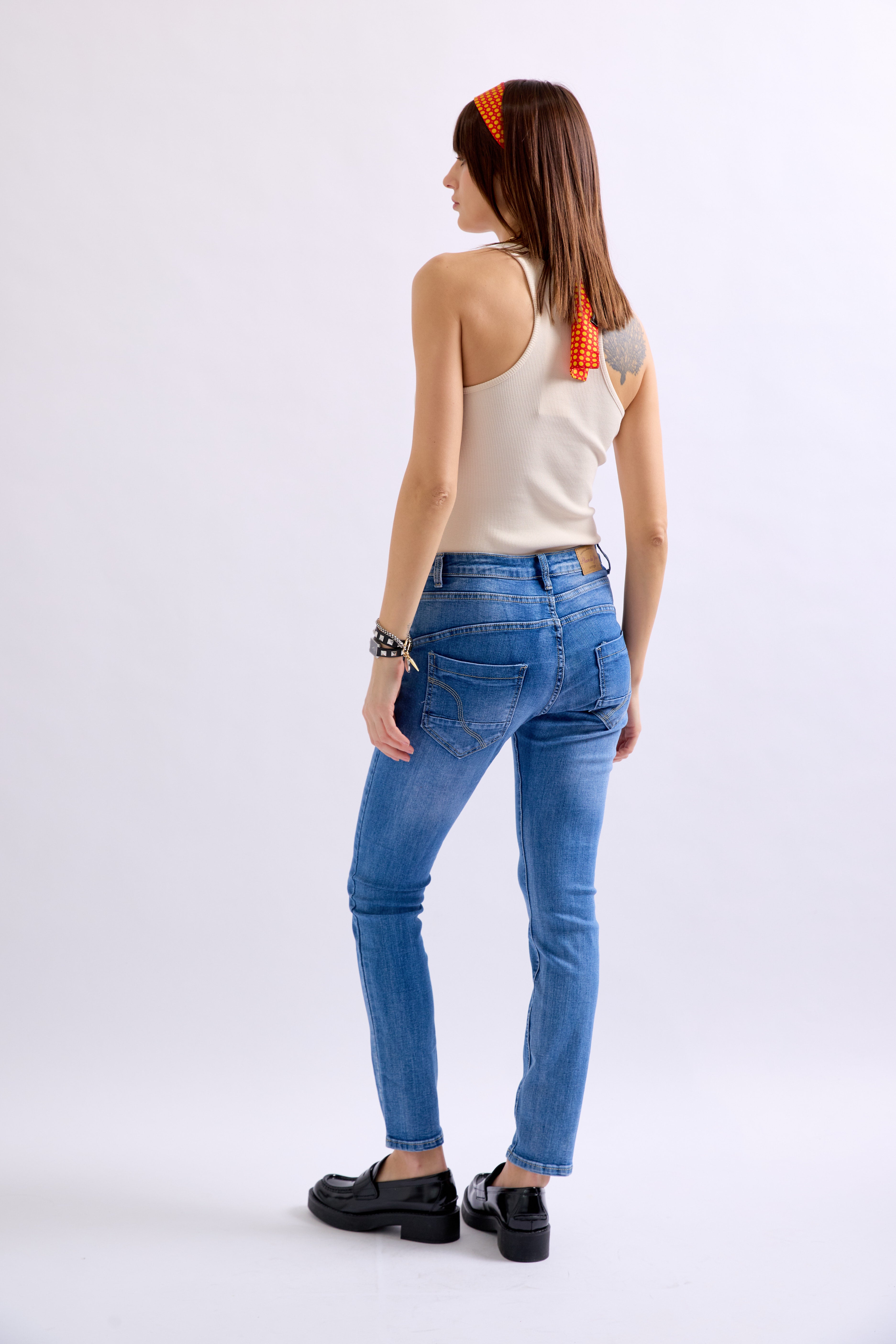 Jean bleu,Jean Boyfriend taille haute boutons dorés - Jean femme - Place du jour Jean bleu,Jean Boyfriend taille haute boutons dorés - Jean femme - Place du jour