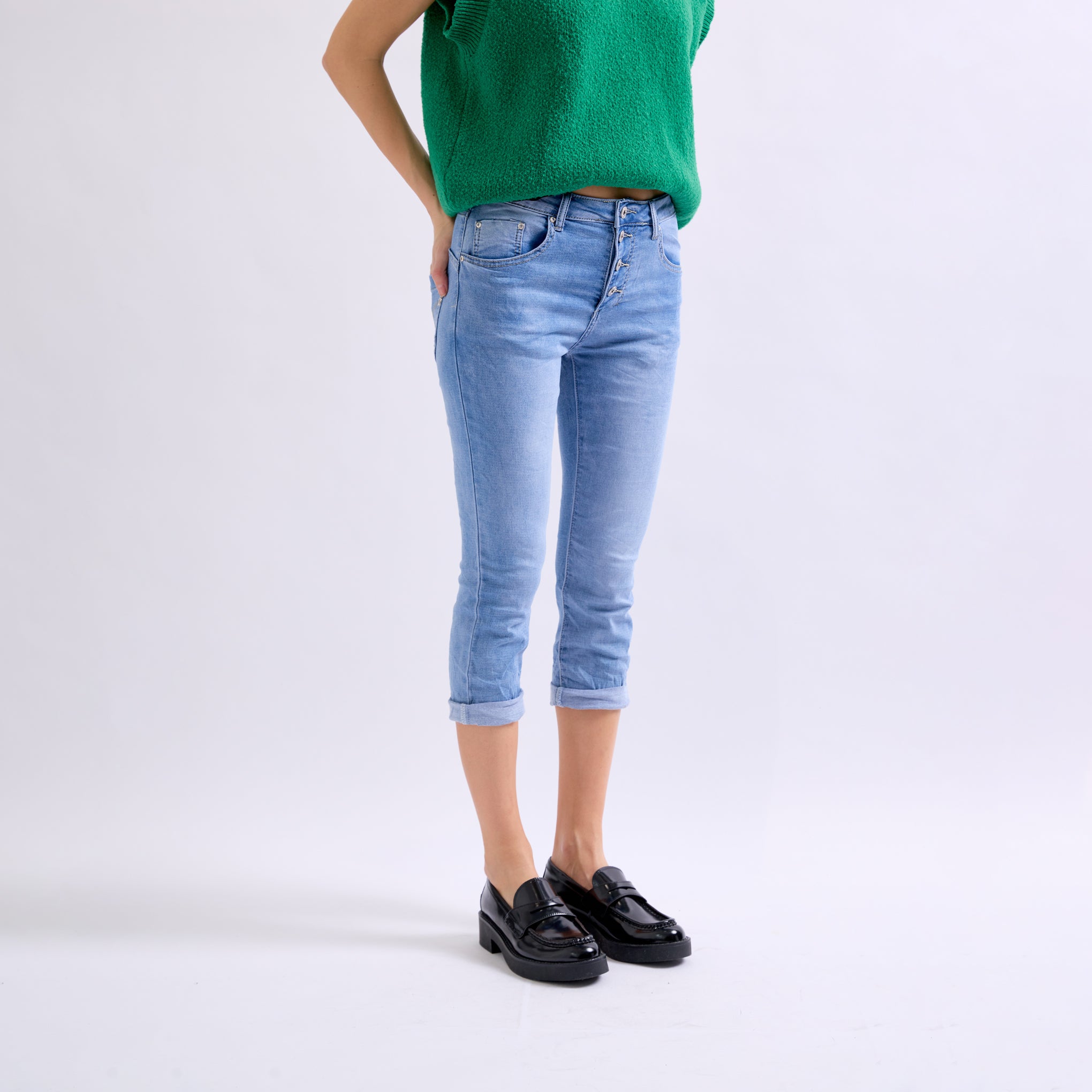 Jean bleu clair,Pantacourt en JoggJeans à Boutons - Femme - Place du jour Jean bleu clair,Pantacourt en JoggJeans à Boutons - Femme - Place du jour