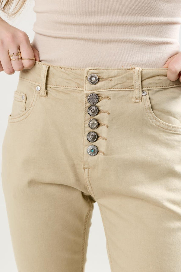 Color:Camel,Pantalon Boyfriend à Boutons Fantaisies Argentés - Jean Femme - Place du Jour