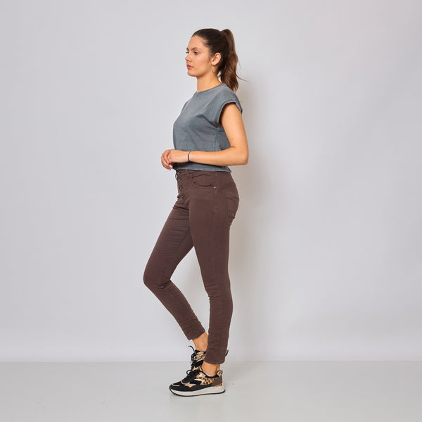 Color:Choco ,Classique Boyfriend Stretch en Joggjeans - Pantalon couleur femme - Place du jour