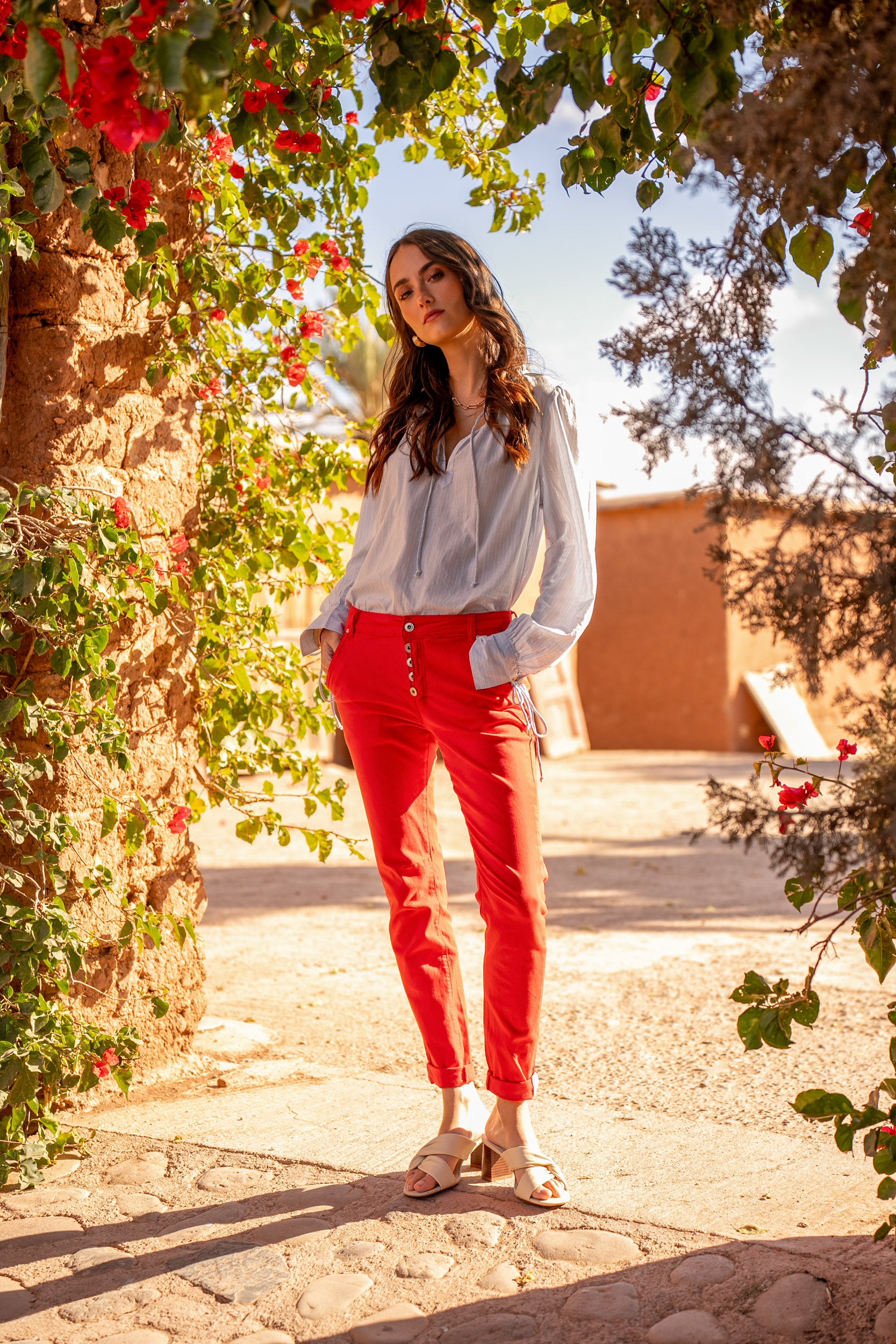 Rouge,Boyfriend avec Revers Blanc - Pantalon Couleurs Femme - Place du jour Rouge,Boyfriend avec Revers Blanc - Pantalon Couleurs Femme - Place du jour