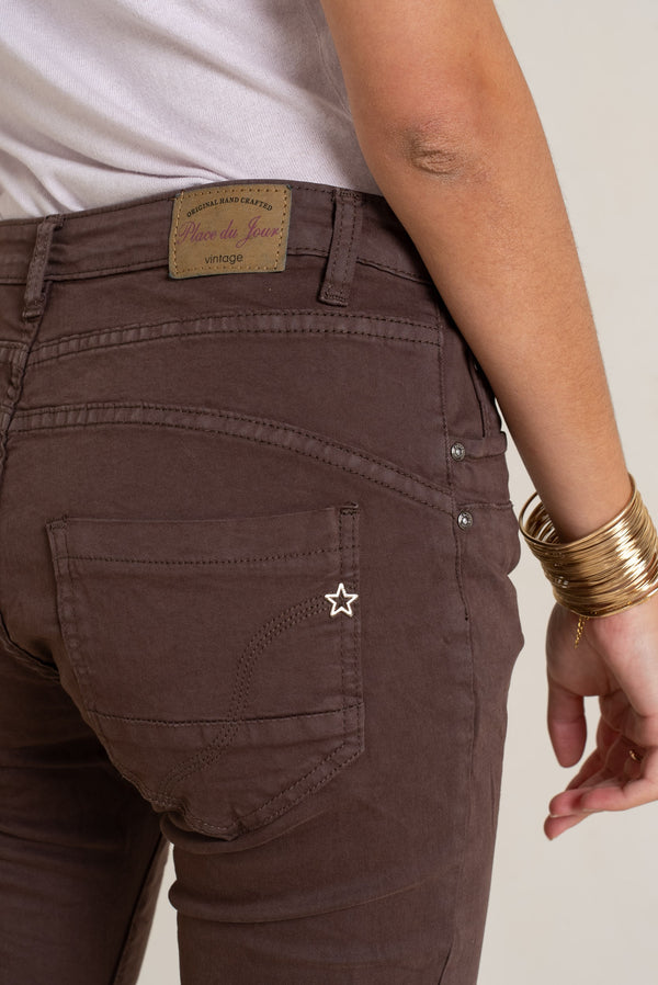 Boyfriend Taille Haute à Boutons