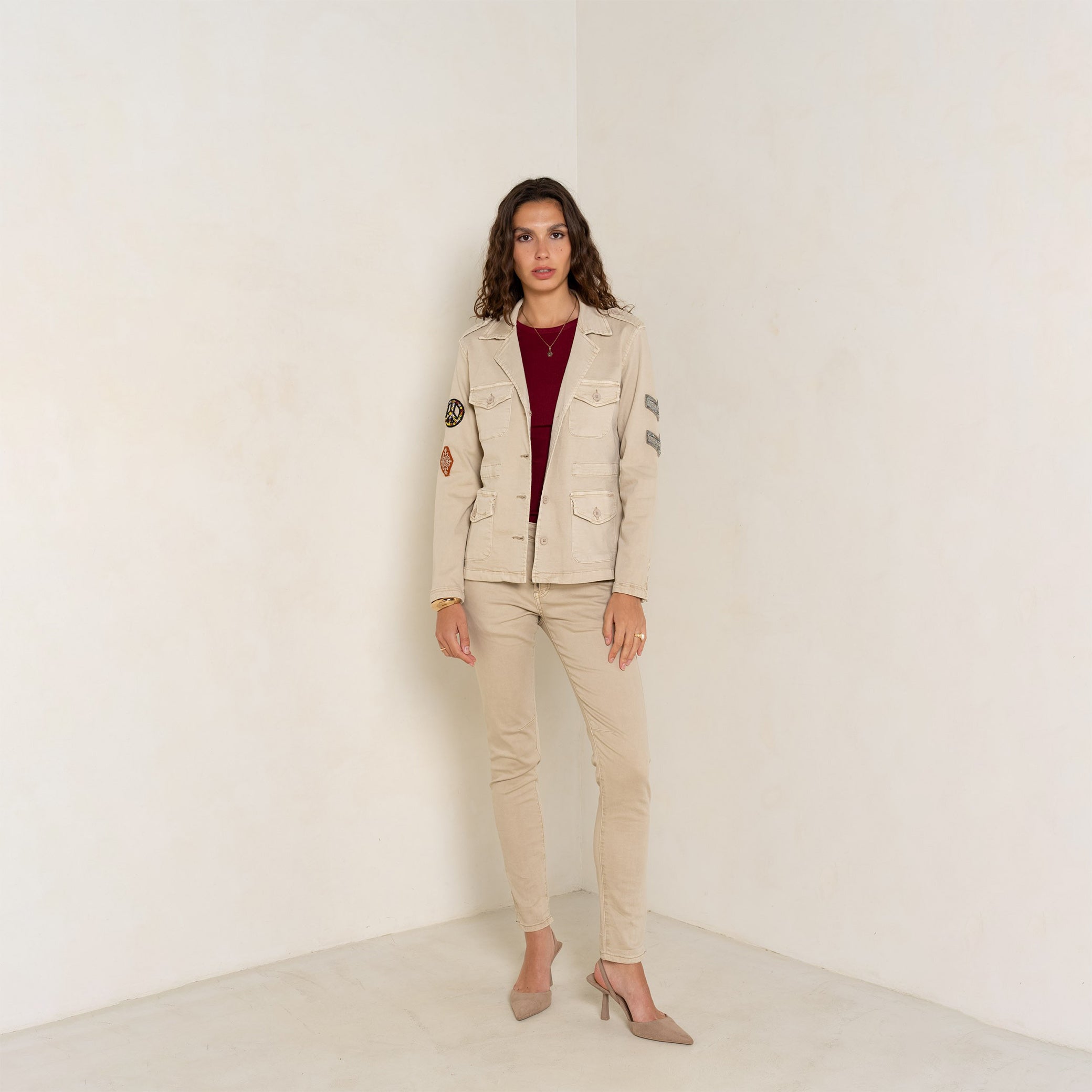 Beige fonce ,Veste Saharienne Patch Peace & Love - Veste Femme - Place du jour Beige fonce ,Veste Saharienne Patch Peace & Love - Veste Femme - Place du jour