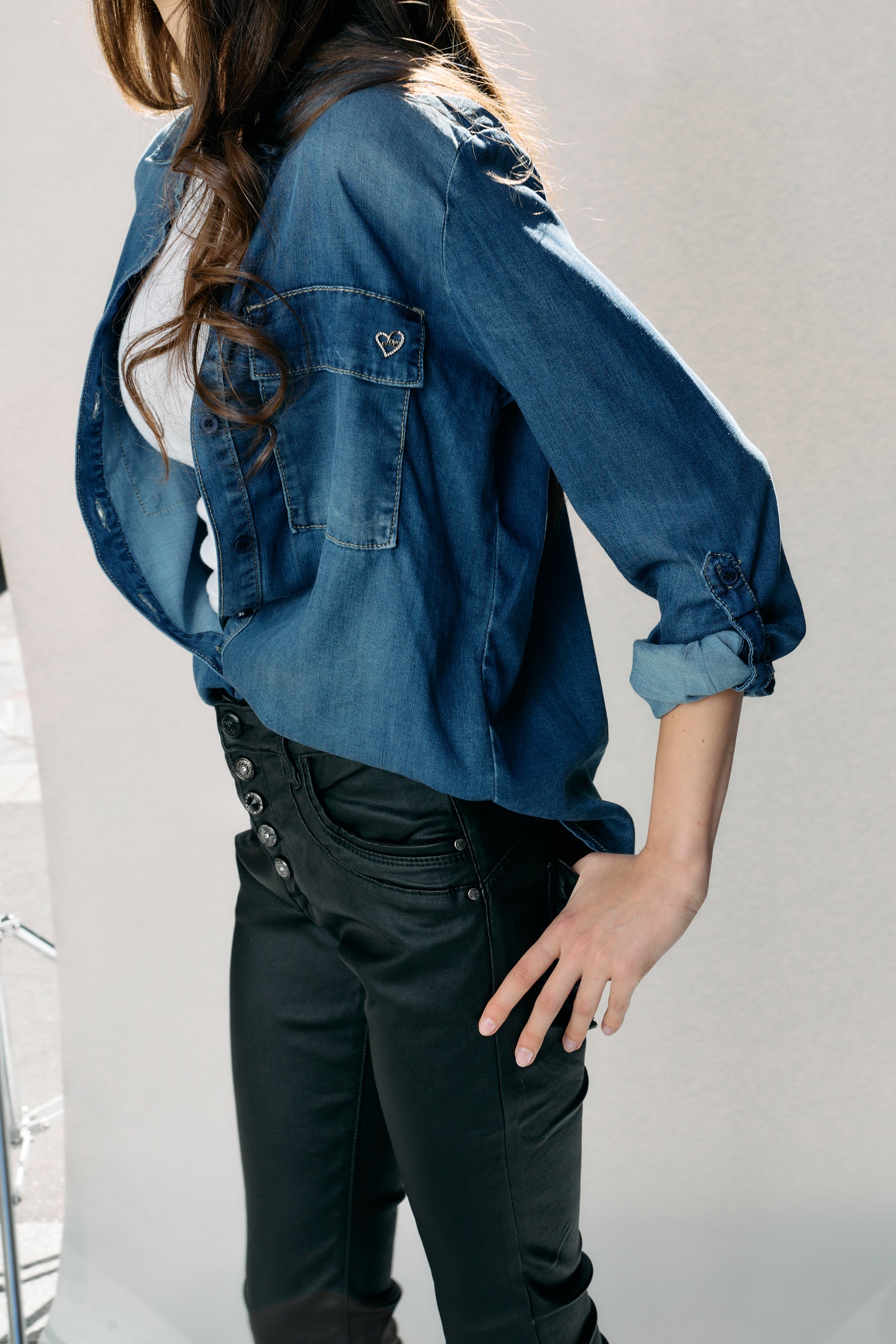 Jean bleu,Chemise tencel fluide Camille - Chemise femme - Place du jour