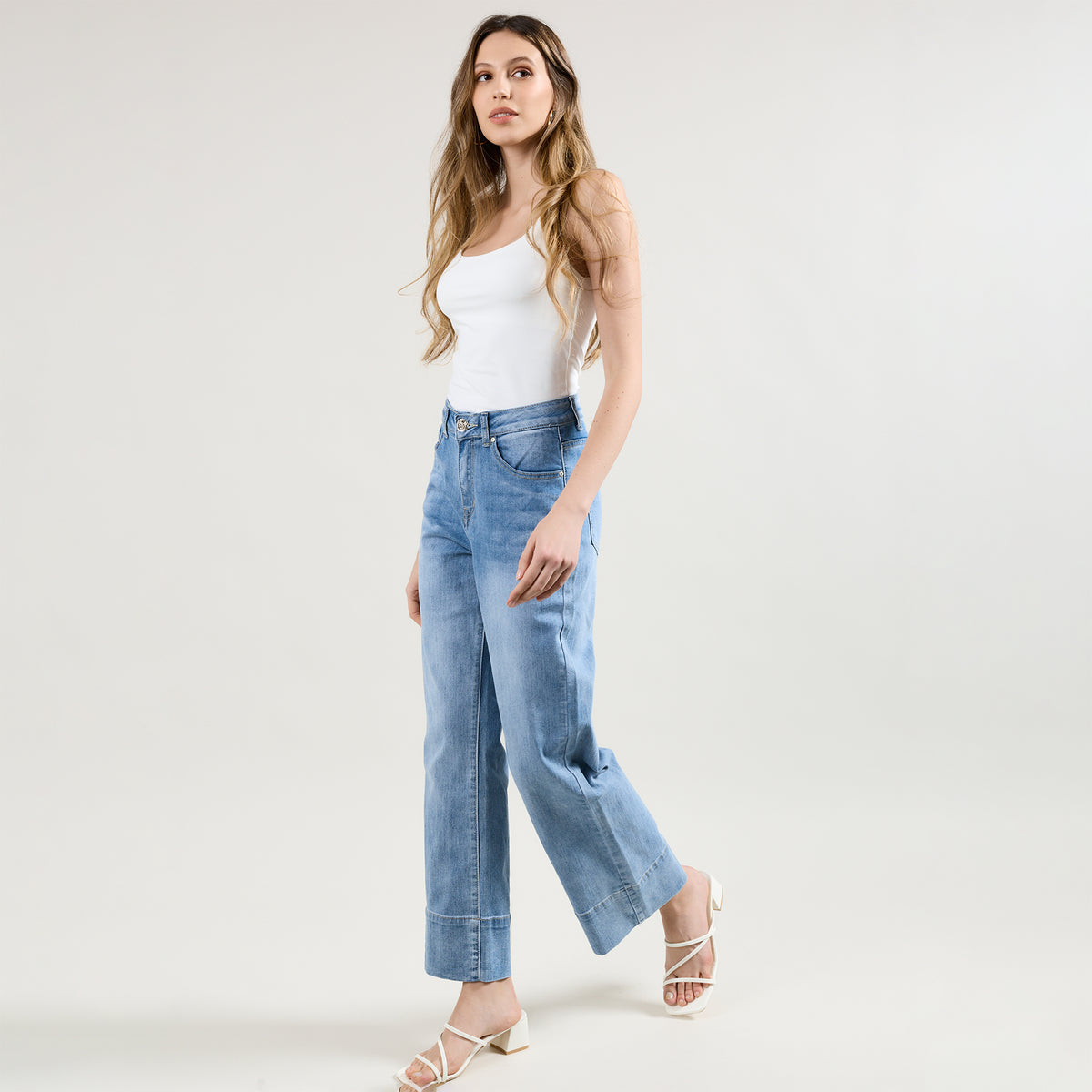 Jean bleu clair,Pantalon coupe droite ourlet marqué - Jean femme - Place du jour