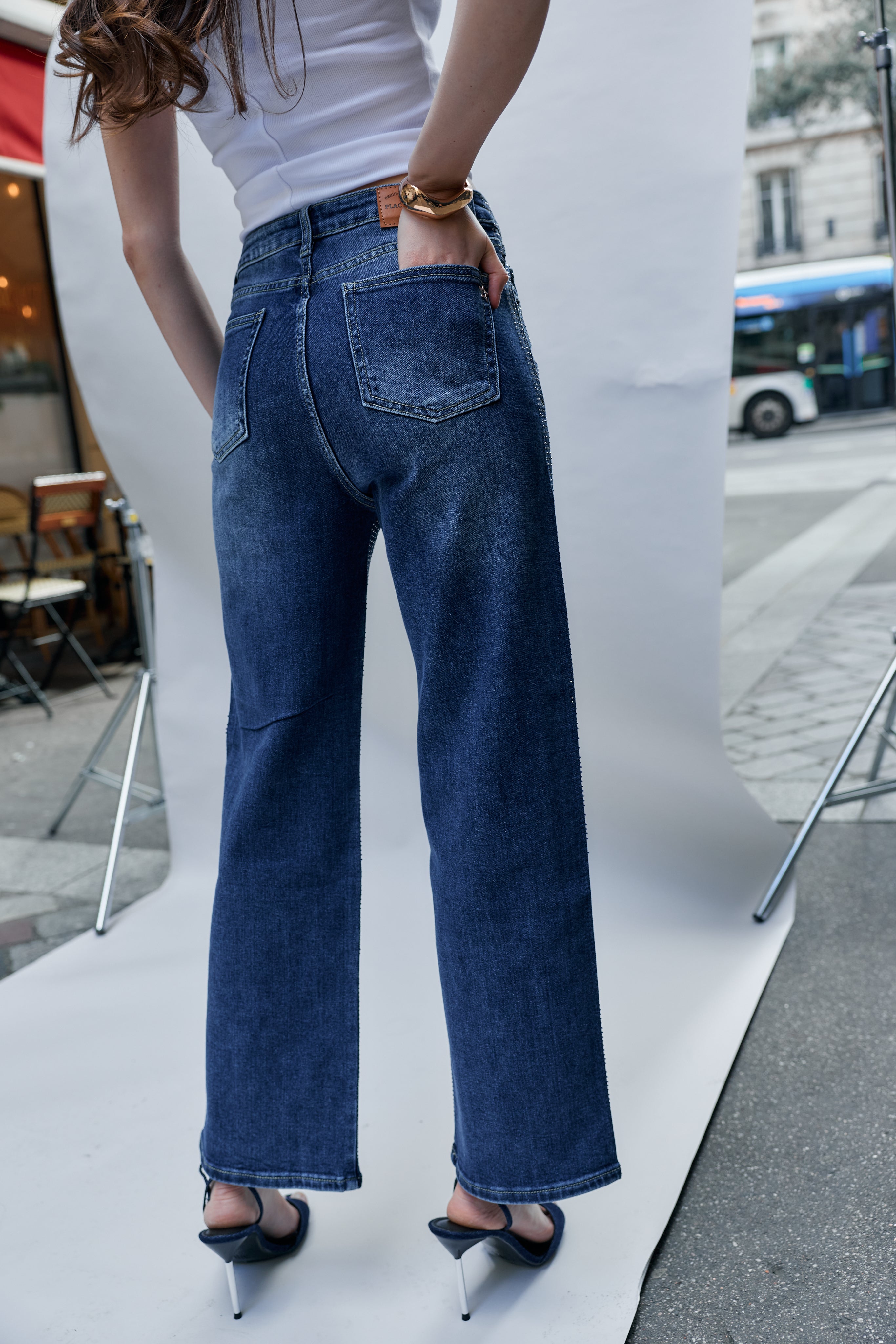 Jean bleu, Jean Stacy coupe droite avec strass - Jean femme - Place du jour