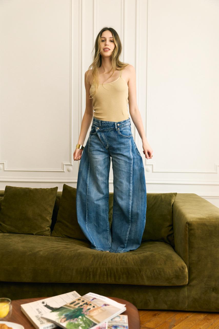 Jean bleu, Jean Rose Croisé Coupe Ballon - Vue de face - Place du Jour