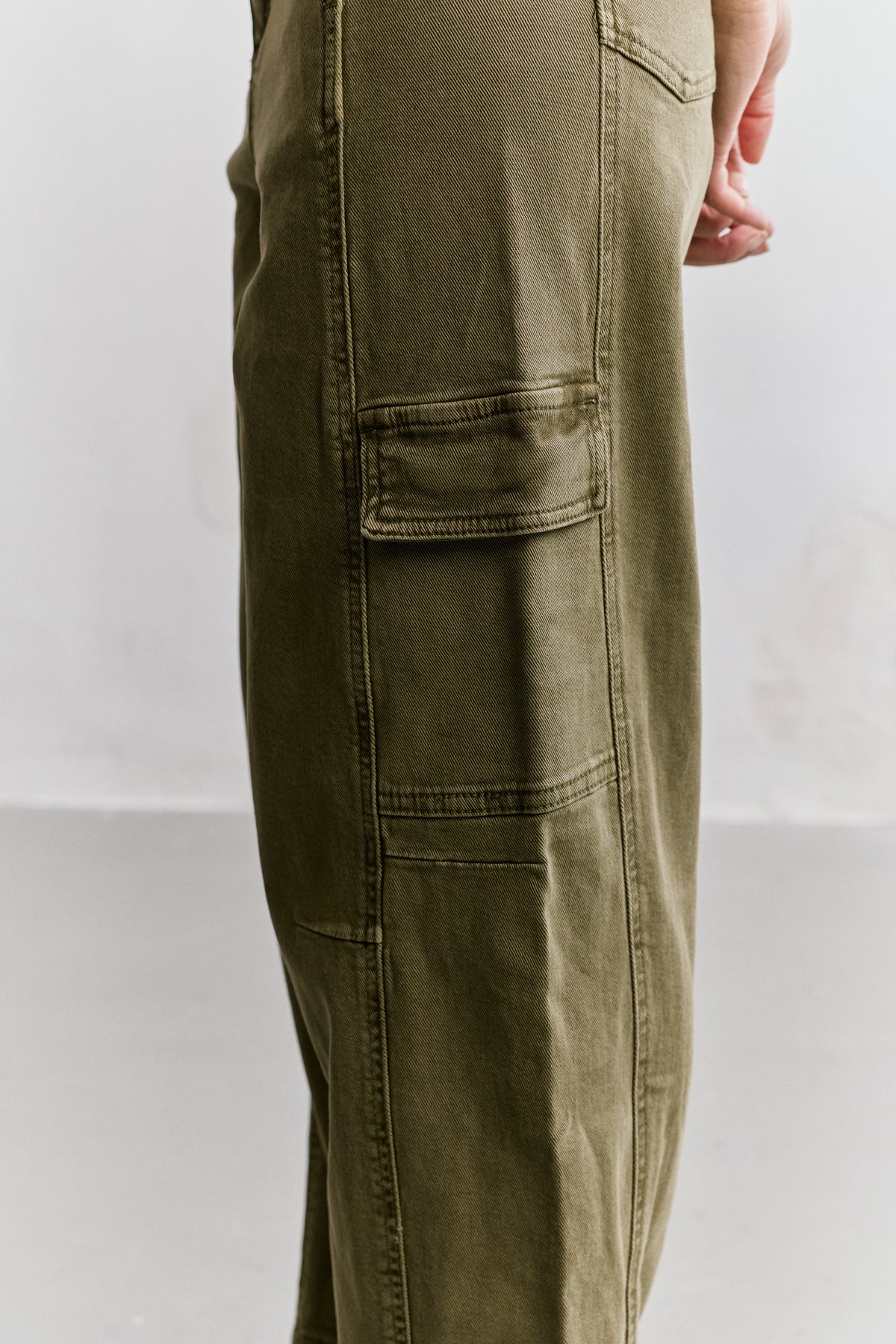 Kaki foncé, Pantalon Cargo Taille Haute Coupe Droite - Vue 3 - Place du Jour
