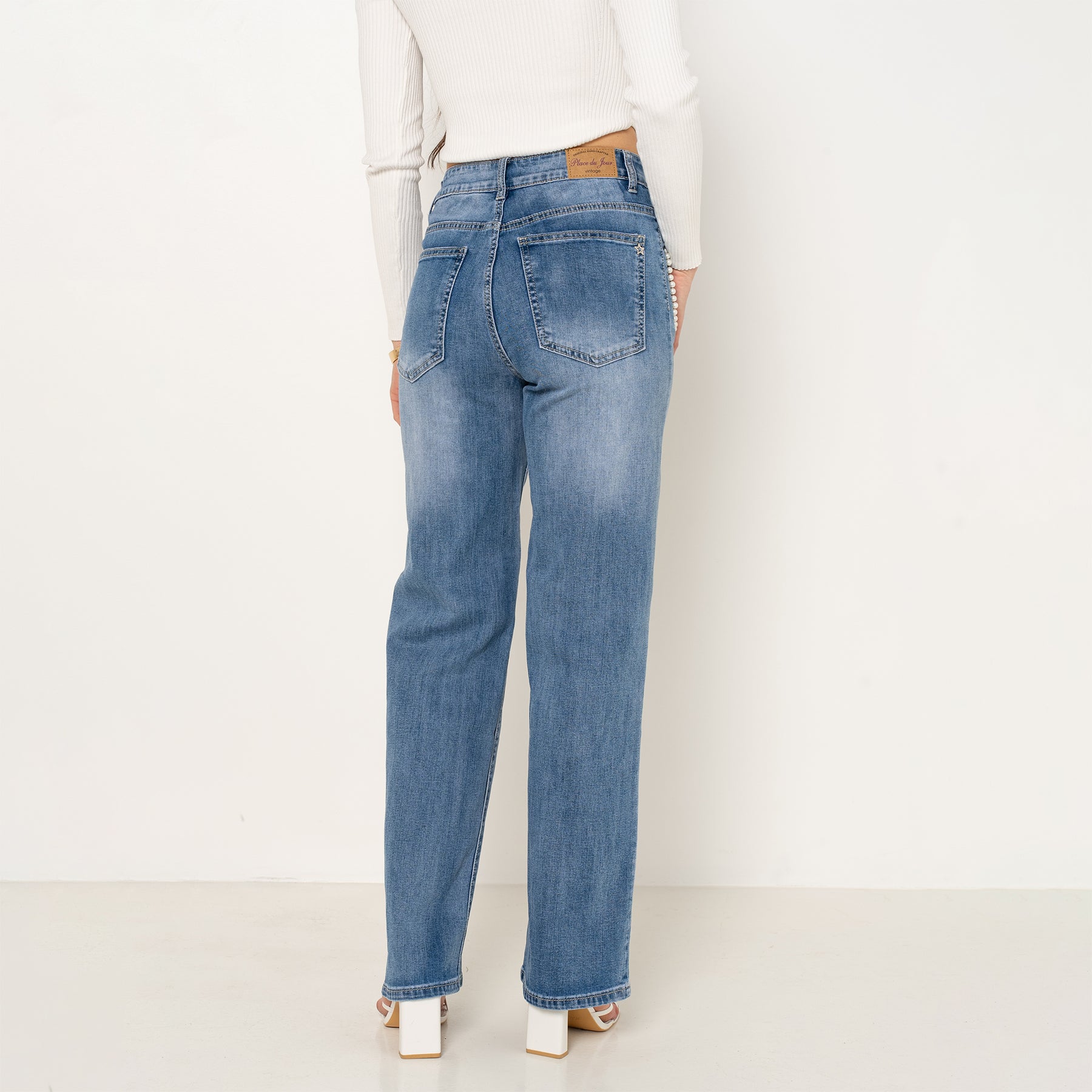 Jean bleu,Jean coupe droite Élodie avec perles - Jean femme - Place du jour