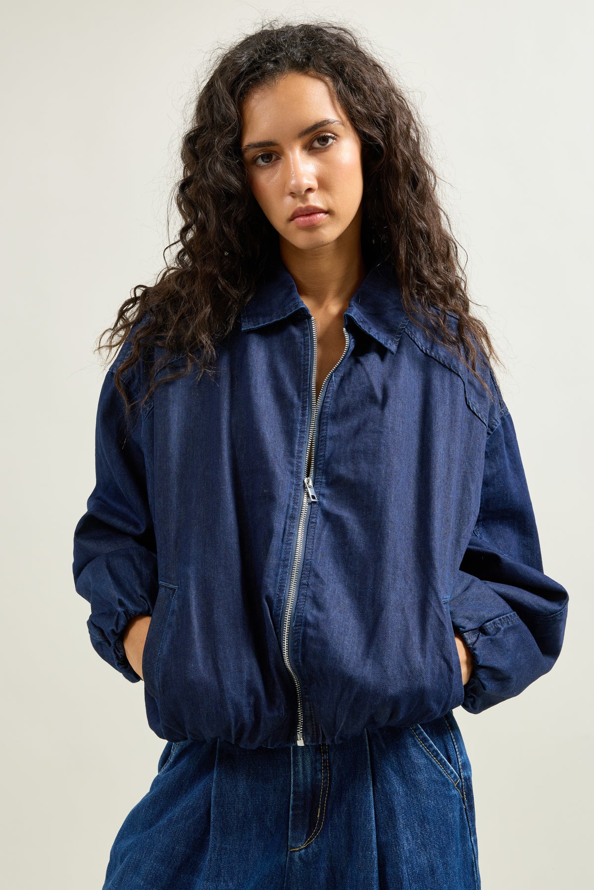 Jeans bleu, Veste Bomber - Vue 8 - Place du Jour
