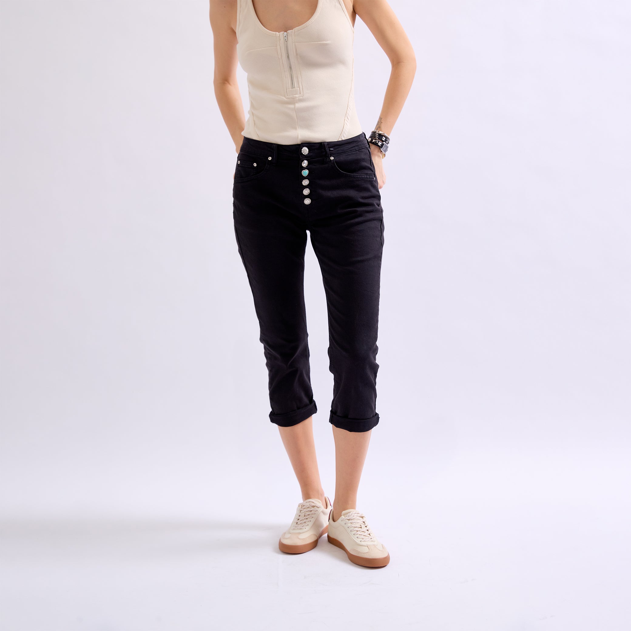 Noir, Pantacourt couleurs place du jour boutons fantaisies