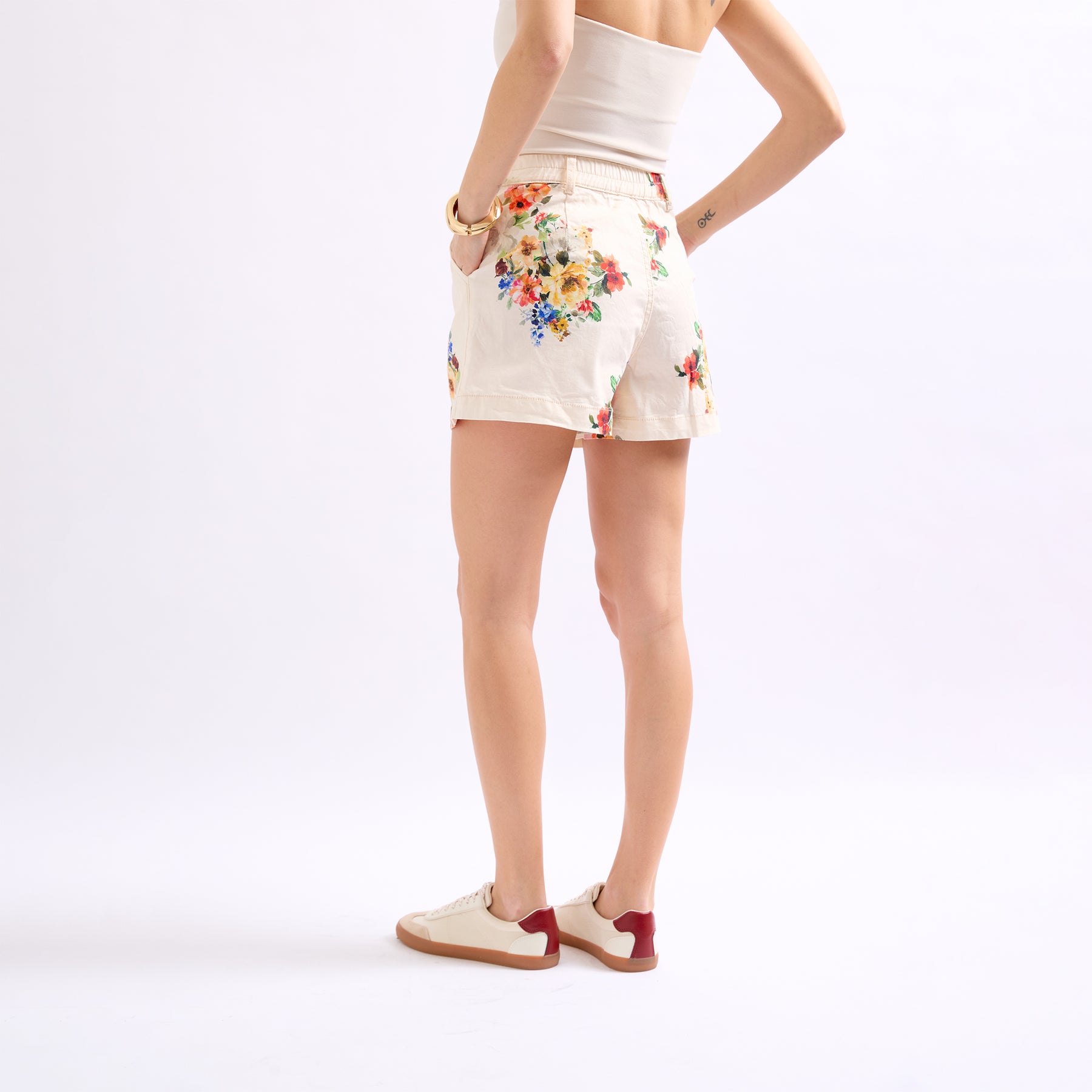 Beige,short place du jour beige fleurie