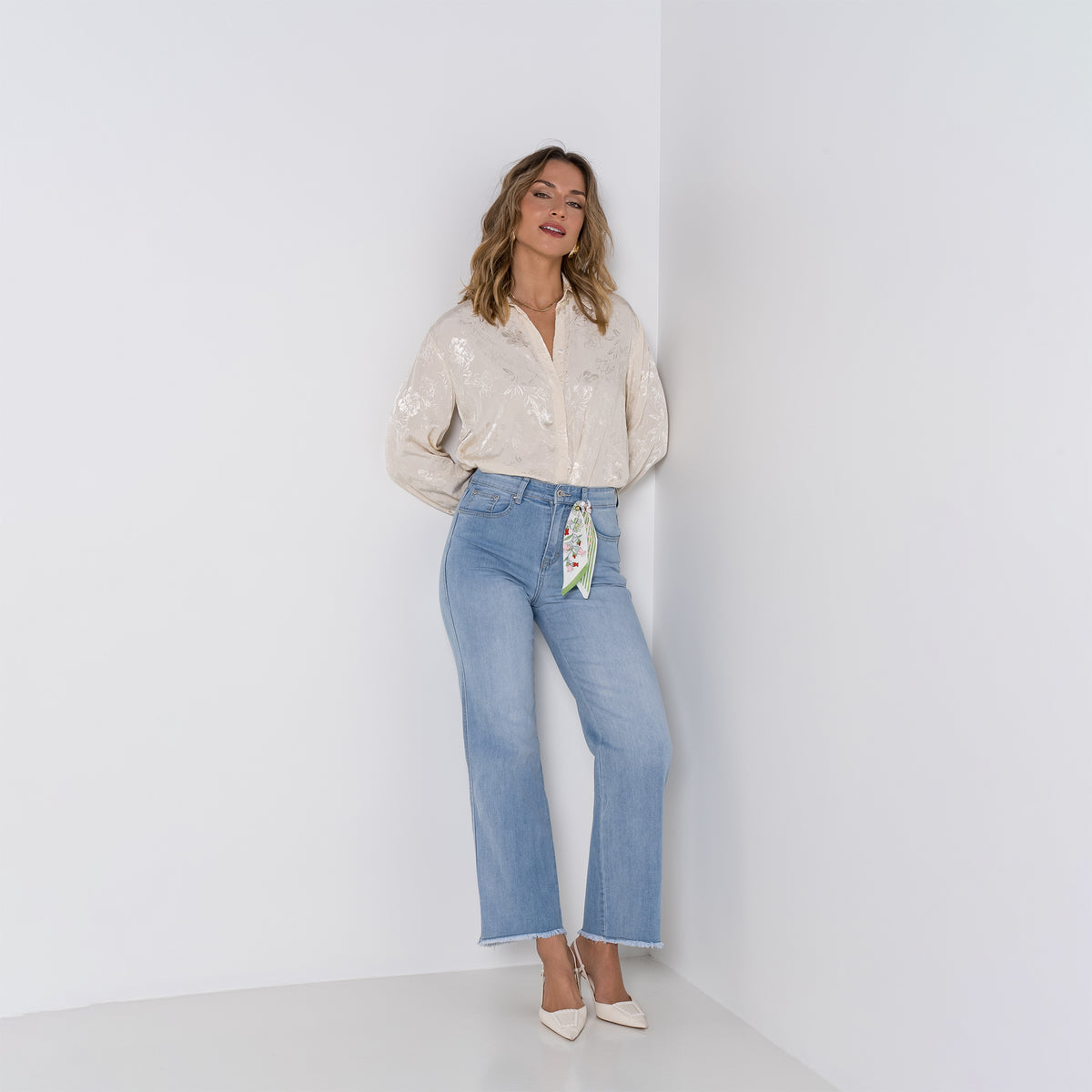 Jean bleu clair,Jean coupe droite bas frangé foulard - Jean femme - Place du jour