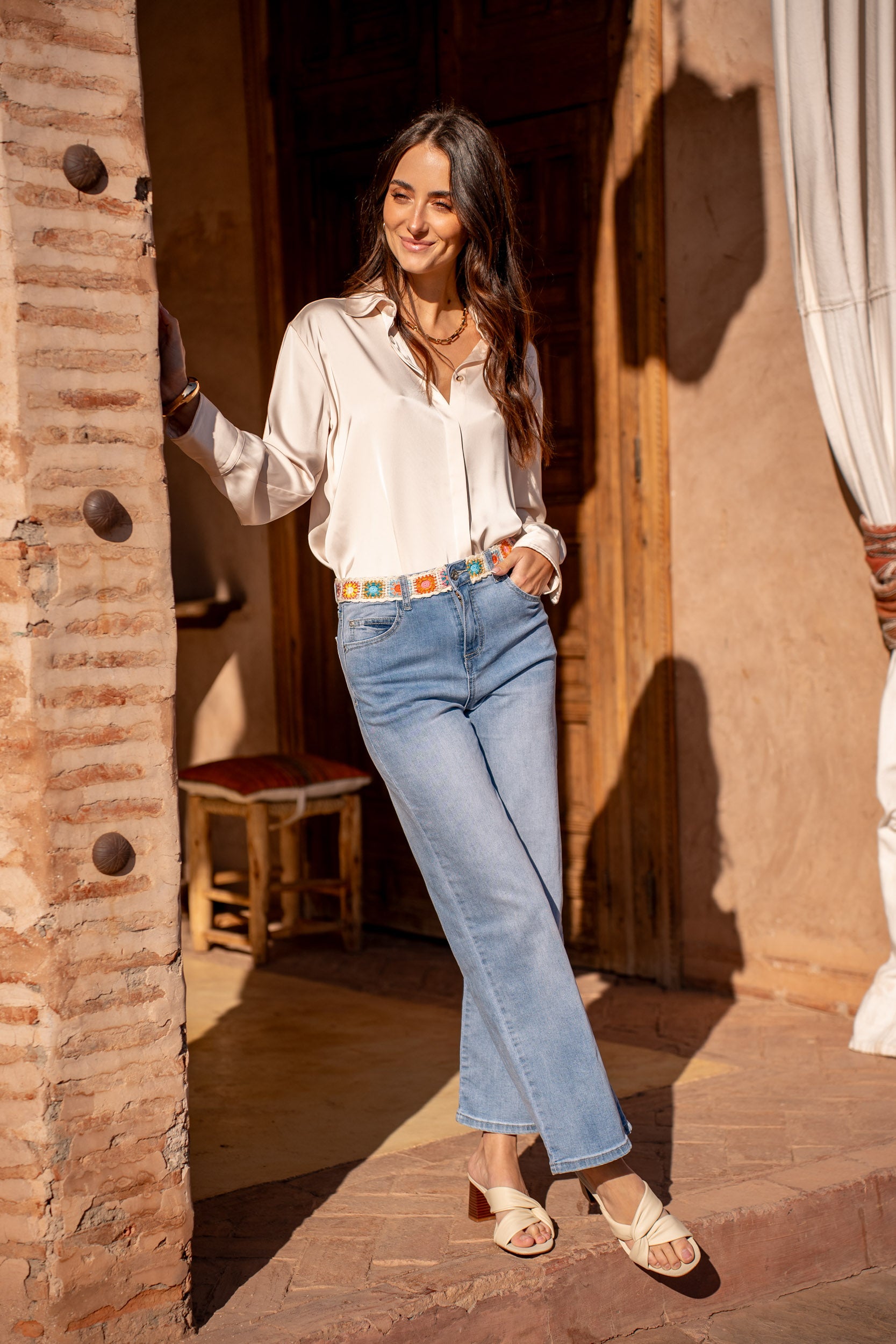 Jean bleu,Jean Laëtitia coupe droite avec ceinture en broderie - Jean femme - Place du jour